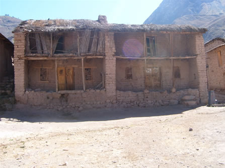 CASA EN ALLANCAY