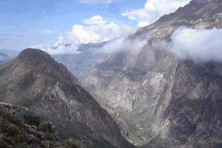 VISTA DEL CAÑON DE COTAHUASI EN PUYCA